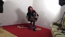 Auoroa get free of nylon bondage