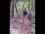 Mit Hand - und Fußschellen gefesselt im Wald spazieren Teil 1