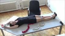 Leonie - Überfallen im Büro Teil 2 von 5