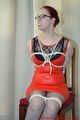 Gefesselt im Wetlook Outfit und verschiedene Knebel