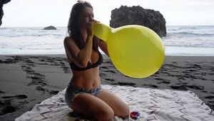 1383 pops on the beach