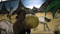 Balloon-Trampling with Yvette Hardi