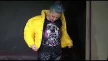 Watching Mara putting on a down jacket, rubber boots and a lifevest (Video)