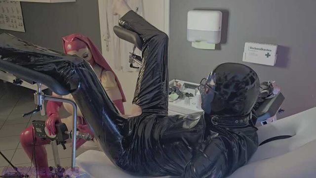 Rubberclinic Dr. Sad. Avengelique - Stress test for the asscunt