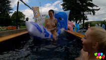 894 2 Girls and 2 pony floats