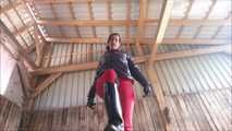 Gummireitstiefelsohle und mein Prachtarsch in Deine Fresse