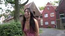 068008 Ling Floods A Phone Box With Pee