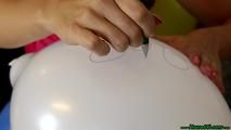 painting on balloons