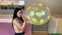 Blow2Pop U16 polka dots while smoking