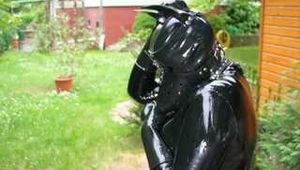 Lana unter der Dusche