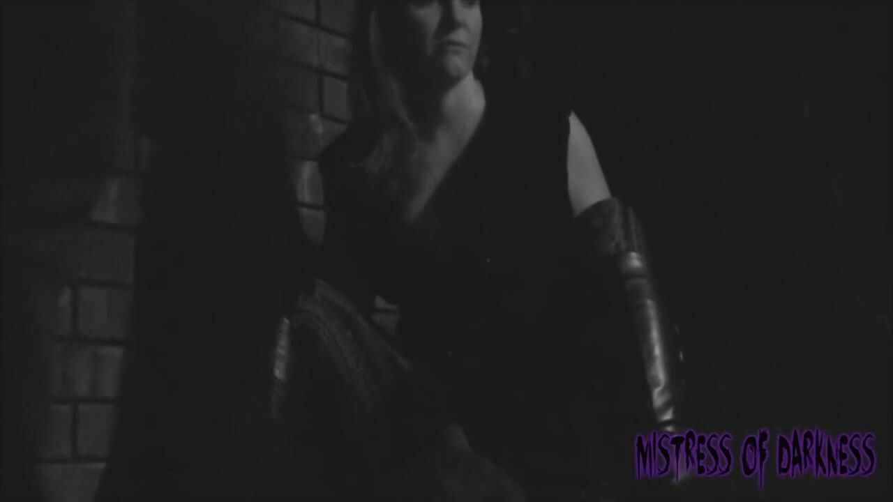 Queen Marlene Behind The Scenes 6