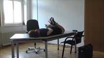 Leonie - Überfallen im Büro Teil 2 von 5