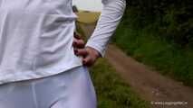 Strapse unter weißer Leggings