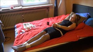Nancy - Kitzeliges Fragespiel Teil 3 von 5