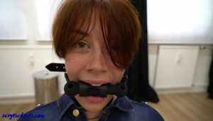 Elli is seasrching for her favorite gag part 2 (4k)