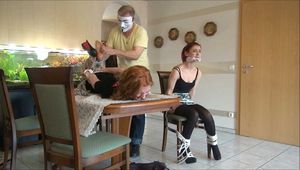 Saskia und Wendy - Die Bondageparty Teil 4 von 7
