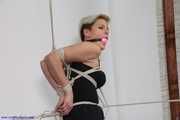 Elbow tied in the frame