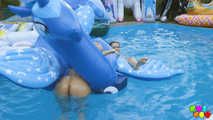 829 2 Floats 2 Girls