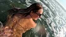 WILD OUTDOOR EXTREME?! AMATEUR WAVE FUCK ORGASM IN THE MIDDLE OF THE SEA!