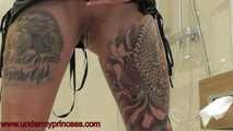 Lola and Domi Piss 01