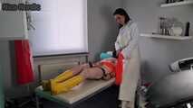 Dilatation und Melkung in Gummihandschuhen 