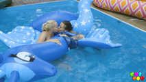 829 2 Floats 2 Girls