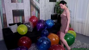 masspop 17 balloons by heels and nails