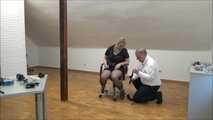 Mara - New prisoner in the office Teil 4 von 8
