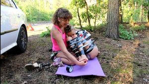 Dana und Jenya - Schwester Dana wird von Jenya gefangen genommen und aufgenommen (video)