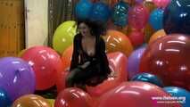 Madame en rouge 25