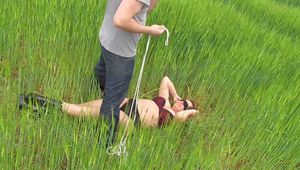 Soraya in dessous outdoor 1/2