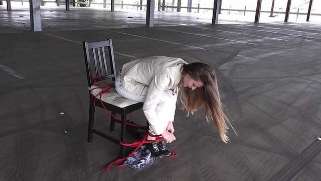 Stella roped hard to chair 2/2