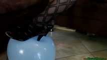 highheel popping in sexy stockings