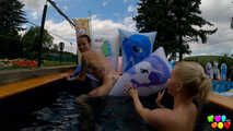 894 2 Girls and 2 pony floats