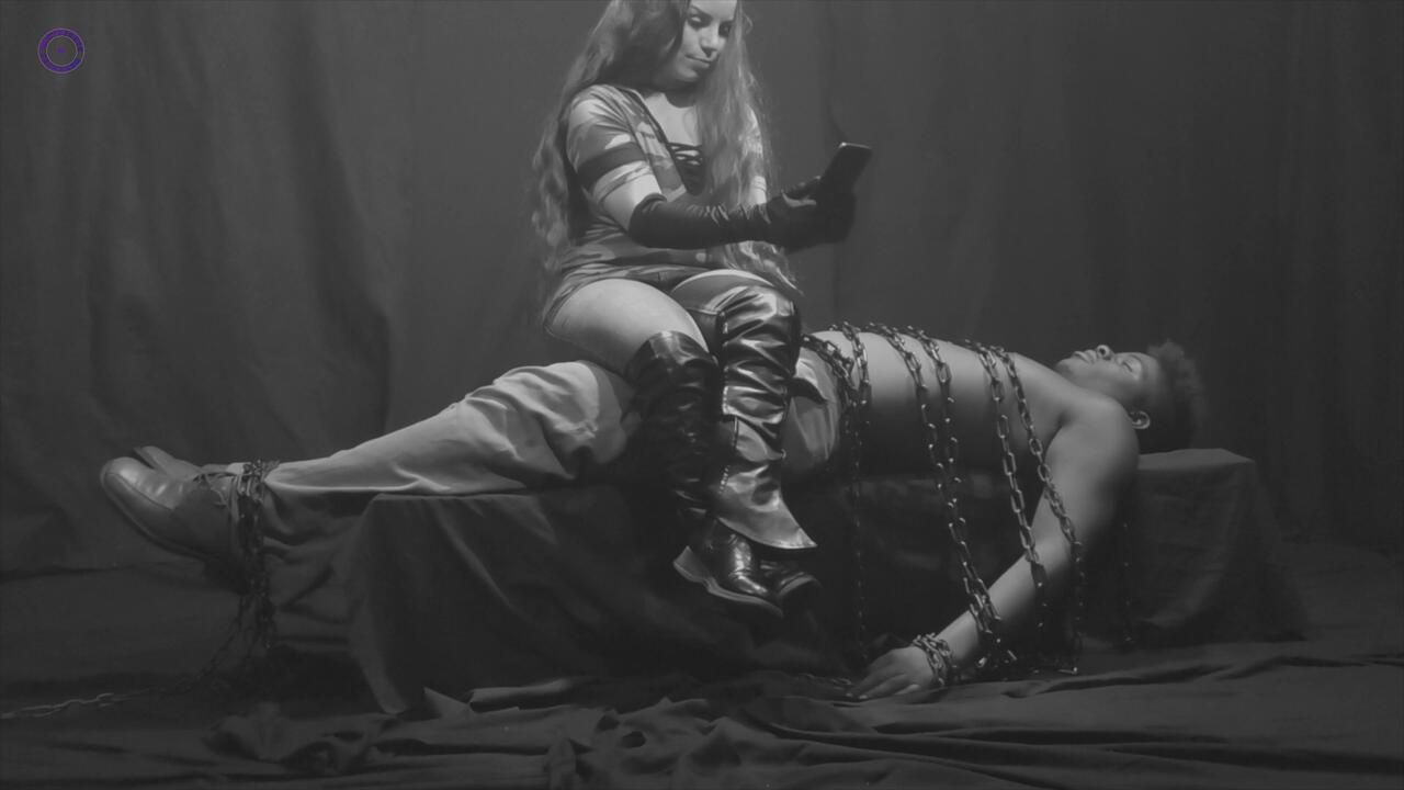 Anastasie Behind The Scenes 4