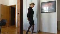 Xenia - Geschäftsfrau in Schwierigkeiten II Teil 1 von 7