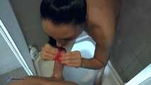 Rosalina Love – POV-Handjob unter der Dusche