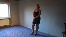 Sie ist eine Stunde in Ketten 1/6