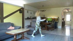 Vivien - Gefangen im eigenen Haus Teil 1 von 9