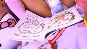 Colouring in my clowdee diaper