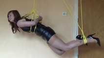 Lange Version von Sunnys Hängebondage
