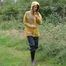 Miss Petra macht einen Spaziergang in Hunter Regenjacke, Regenhose und Gummistiefel (sehr exklusives Set mit teuren Regensachen und wiederholtes Video)