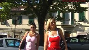 016124 Eve Is Spotted Peeing In The Street