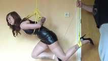 Lange Version von Sunnys Hängebondage