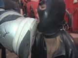 Turnschuh Sohle ablecken und NS verlieren Teil6