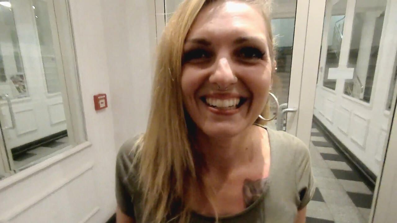 SO RISKANT! Date fickt mich schon im AUFZUG! [DE]