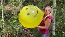 Blow2Pop huge BSA 17" *smiley* in the forest