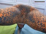 Benita facesitting in leo-leggins