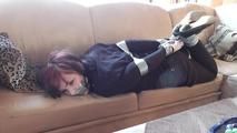 Lucy findet handschellen
