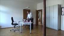 Leonie - Überfallen im Büro Teil 2 von 5